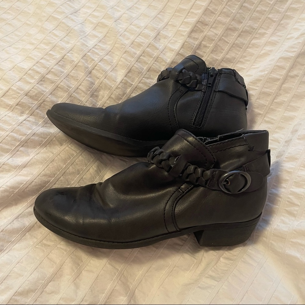 F21 black ankle boots